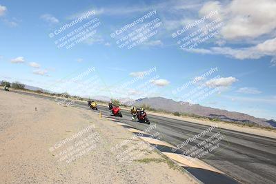 media/Nov-16-2025-Race Pace (Sun) [[8c5fa54630]]/Non Verified Riders (1st 20 Minutes)/3-Turn 3 Inside (11am)/